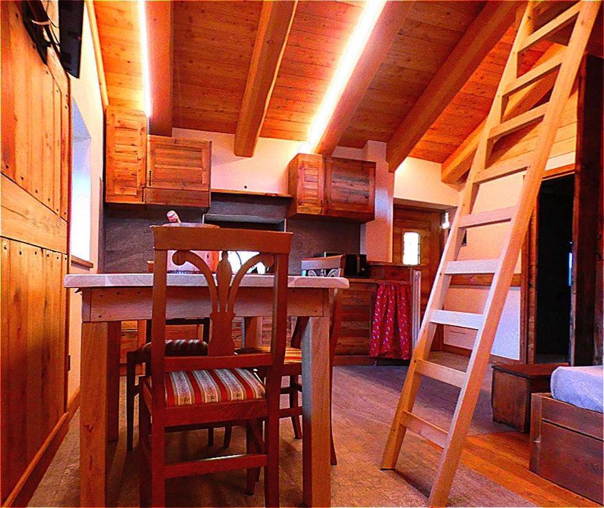 La Casa Dei Nonni Appartement Valtournenche Buitenkant foto